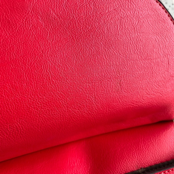 Red Leather Side Satchel - Picture 4 of 6